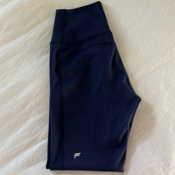 NWT Fabletics Pure Luxe 7/8 legging - Picture 4 of 4